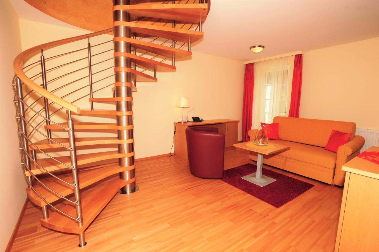 Hotel Kirchenwirt In Maria Schutz Schottwien Esterno foto